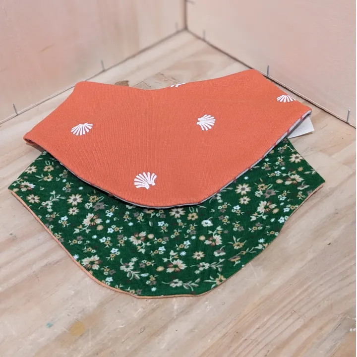 Visuel Lot 2 Bavoir / Bandana